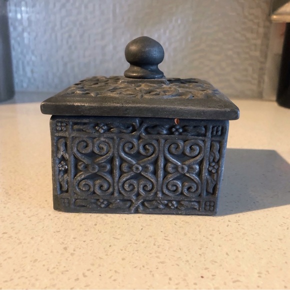 Square Pewter Metal Storage Box with Lid - Picture 4 of 4